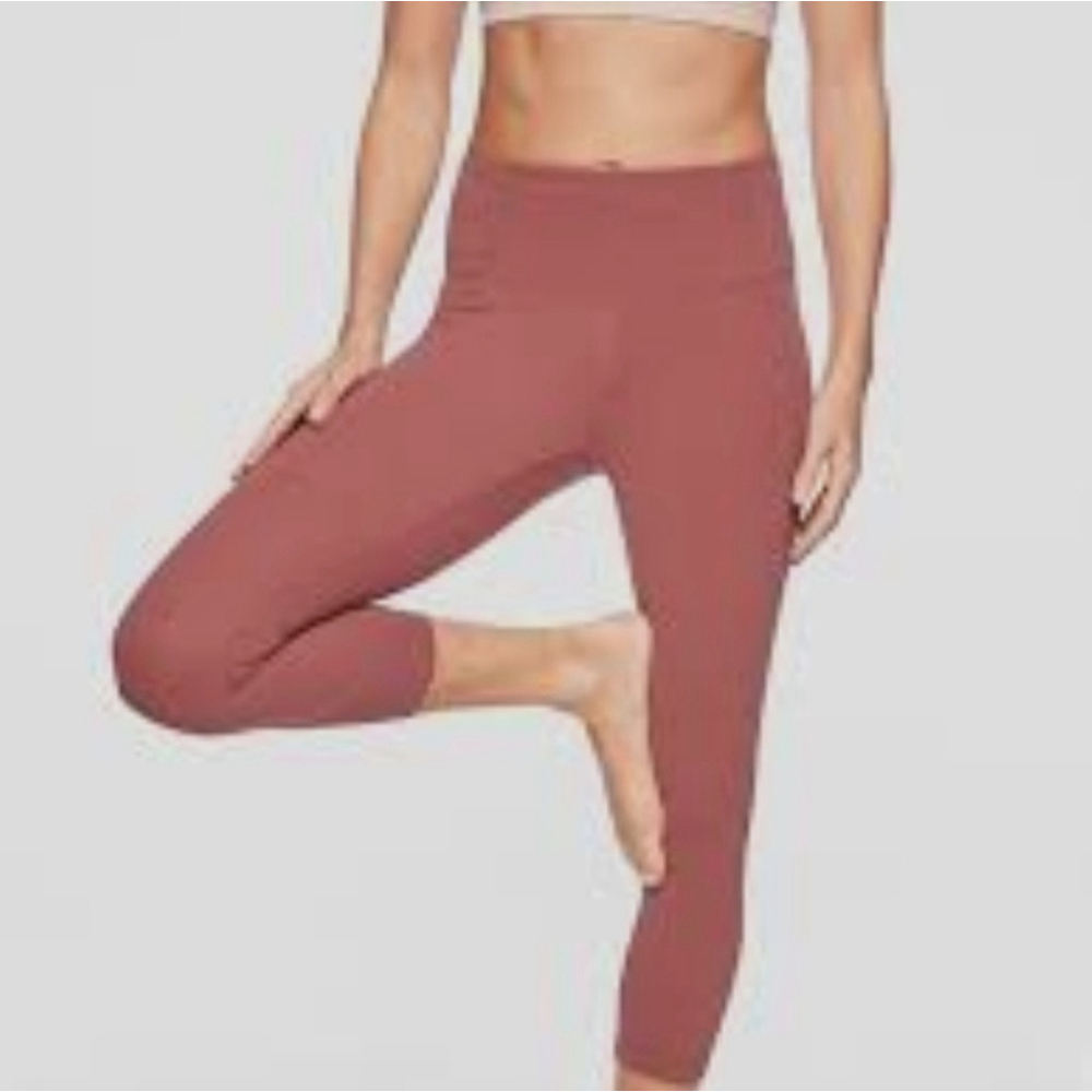 NWOT Athleta Salutation Capri Leggings